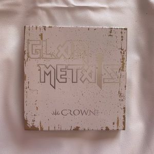 Beautiful eye shadow palette